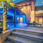 Royal 1 By Interhome