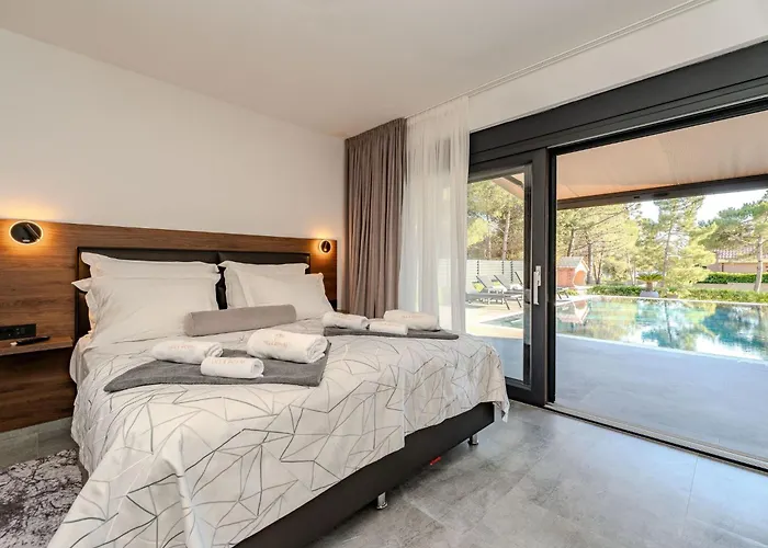 Royal 1 By Interhome