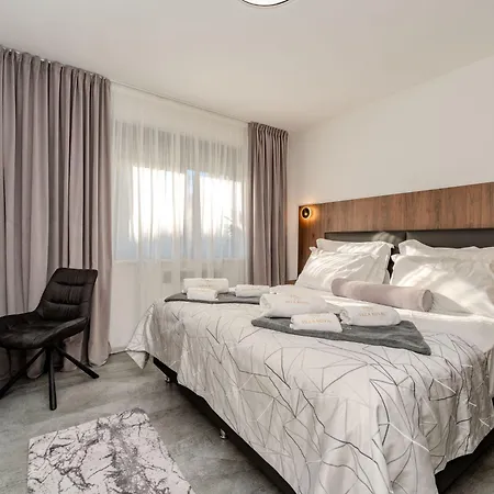 Royal 1 By Interhome *