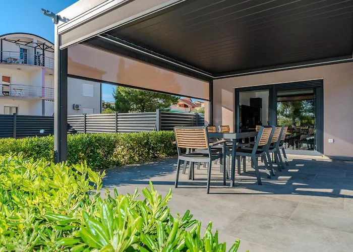 Royal 1 By Interhome דירה ויר