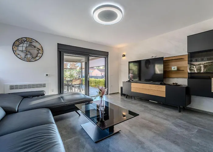 Royal 1 By Interhome דירה ויר